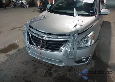 2013 Nissan Altima 2.5 Sv z USA, uszkodzony, nr VIN 1N4AL3AP4DC221779